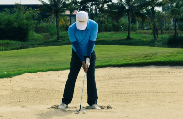 Áo Golf có đặc điểm gì? 5 lý do nên chọn áo golf khi ra sân